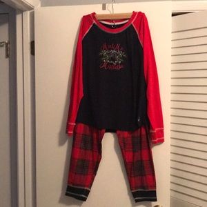 Adorable Cuddl Duds Holiday Jersey Knit PJ set!